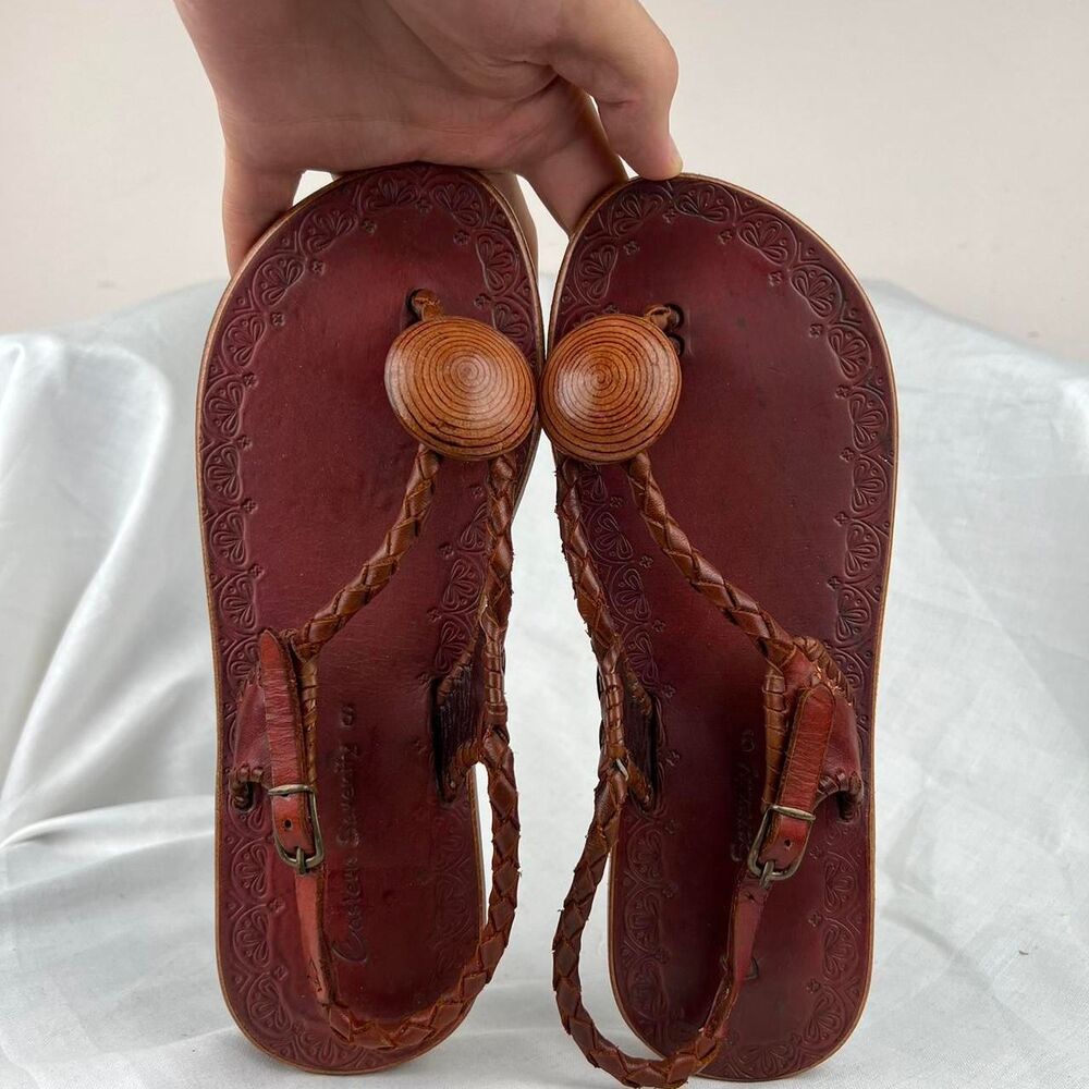 Eastern Serenity Brown Leather Sandals With Wooden Beads Braided Straps Size 9